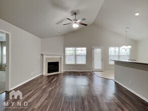 8932 S 253rd E Ave in Broken Arrow, OK - Foto de edificio - Building Photo