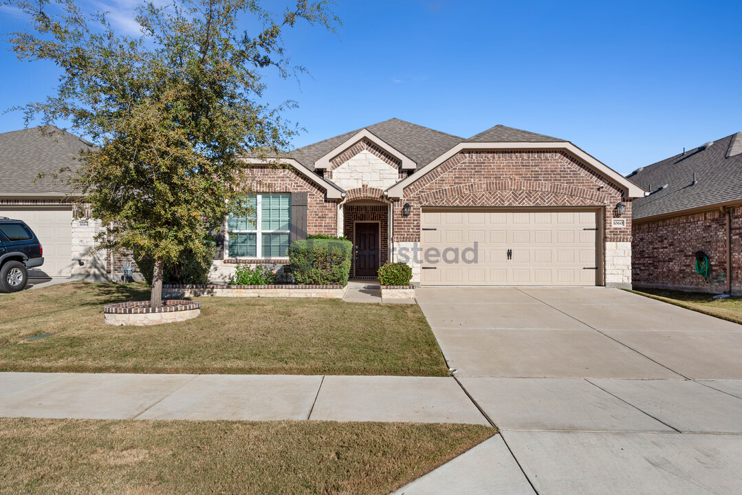 1060 Pinnacle Breeze Dr in Haslet, TX - Building Photo