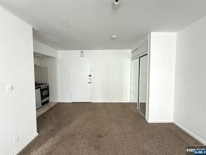3060 Edwin Ave in Fort Lee, NJ - Building Photo - Building Photo
