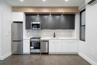 63-65 Irving St in Jersey City, NJ - Building Photo - Building Photo