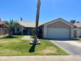 30456 Avenida Del Yermo in Cathedral City, CA - Building Photo