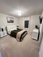 2384 Primrose Pl in Oakland Park, FL - Building Photo - Building Photo