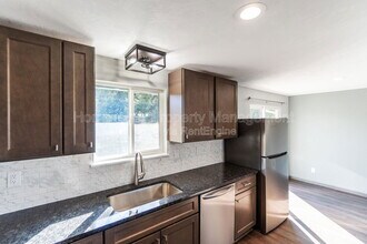 15202 E 8th Ave in Spokane Valley, WA - Building Photo - Building Photo