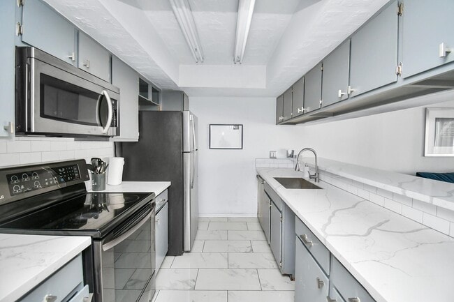 2816 S Bartell Dr in Houston, TX - Foto de edificio - Building Photo