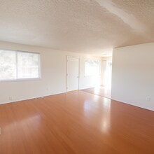 552 SE Wildcat Dr in Bend, OR - Building Photo - Building Photo