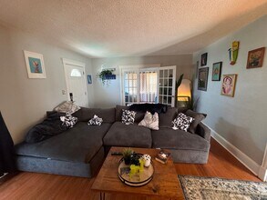 328 Manhattan Ave in Daytona Beach, FL - Building Photo - Building Photo