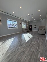 10006 Samoa Ave in Los Angeles, CA - Building Photo - Building Photo