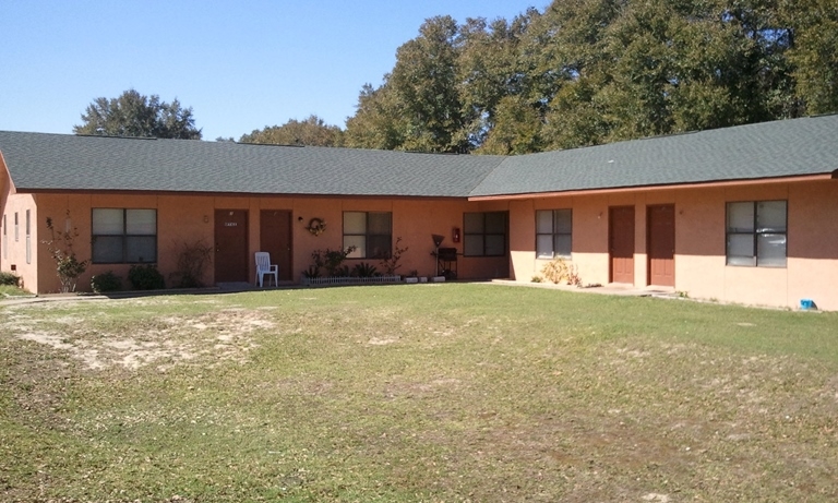 Riviera Place Apartments in Defuniak Springs, FL - Building Photo