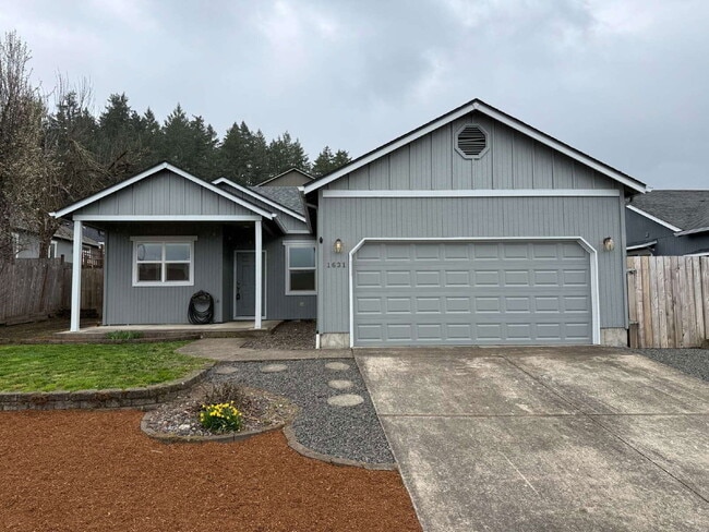 1631 S 59th St in Springfield, OR - Building Photo - Building Photo