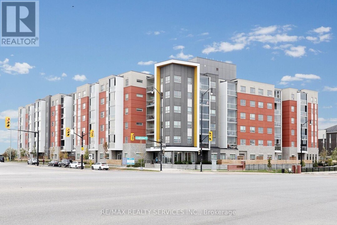 200 Lagerfeld Dr in Brampton, ON - Building Photo