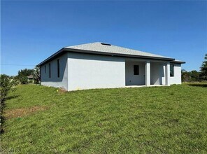 916 Apple Ave in Lehigh Acres, FL - Building Photo - Building Photo