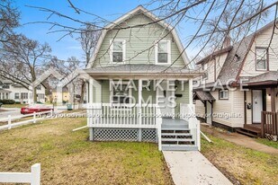 1101 May St in Lansing, MI - Building Photo