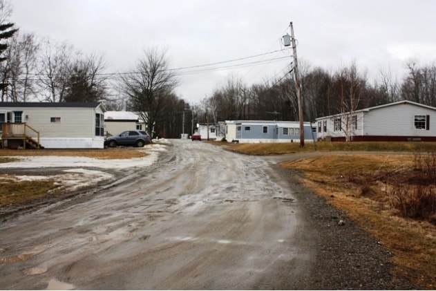 18 R.W. Macleod Ln in Belfast, ME - Foto de edificio