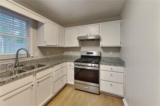 65 Bridge Dr in Douglasville, GA - Building Photo - Building Photo