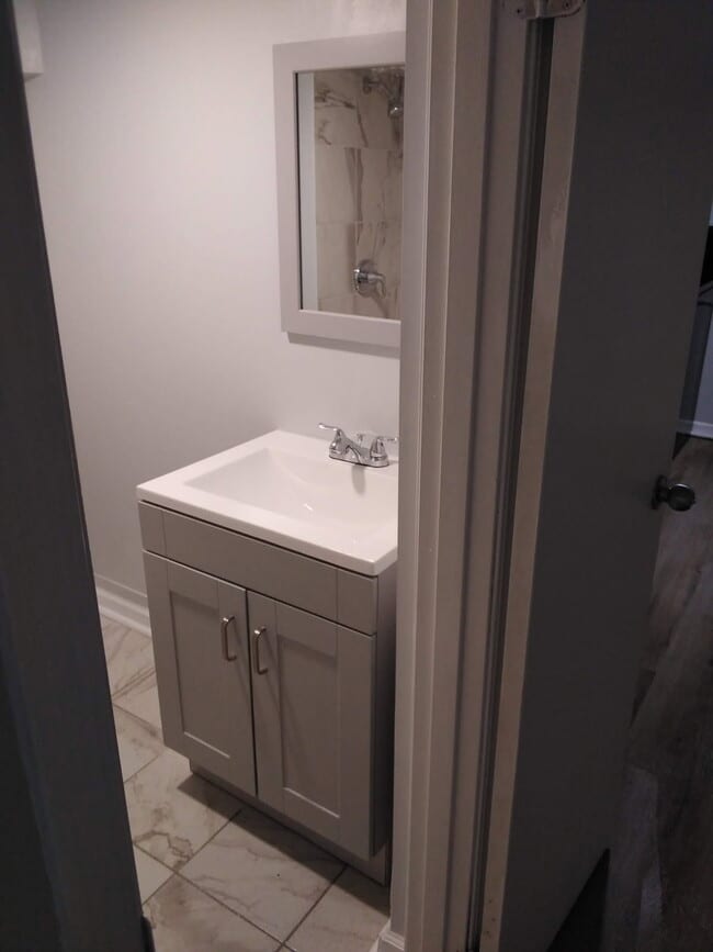 821 Becker St, Unit Becker Garden Unit in Hammond, IN - Building Photo - Building Photo