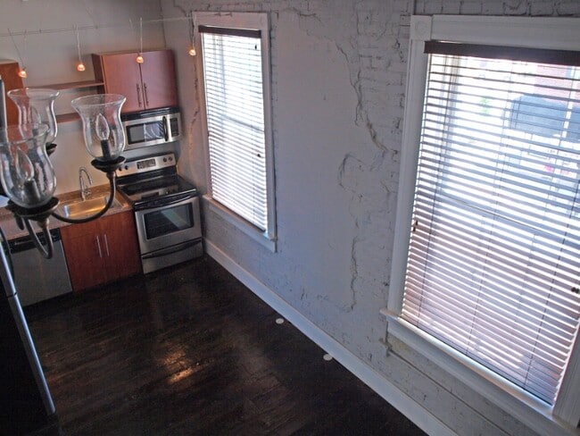 206 State St, Unit F in Alton, IL - Foto de edificio - Building Photo