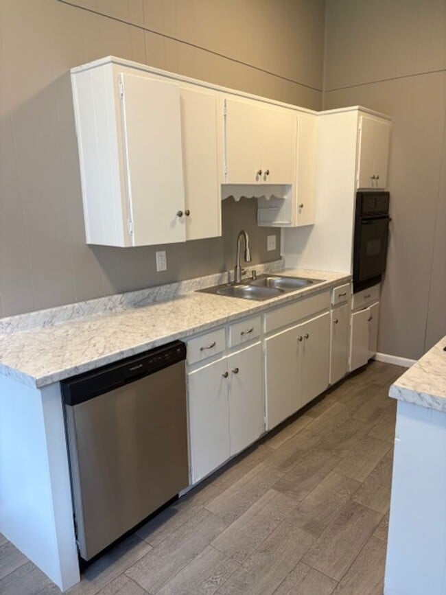 428 Sierra Madre Dr-Unit -A in North Little Rock, AR - Building Photo - Building Photo