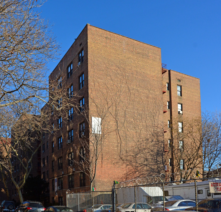 285 E 35th St in Brooklyn, NY - Building Photo