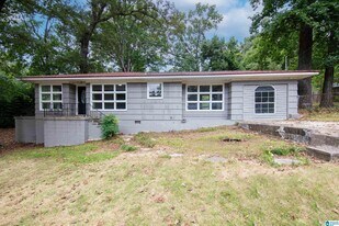 656 Kenwood Dr in Birmingham, AL - Building Photo