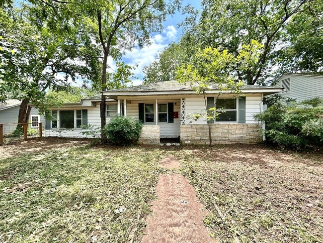 property at 1033 E 43rd St