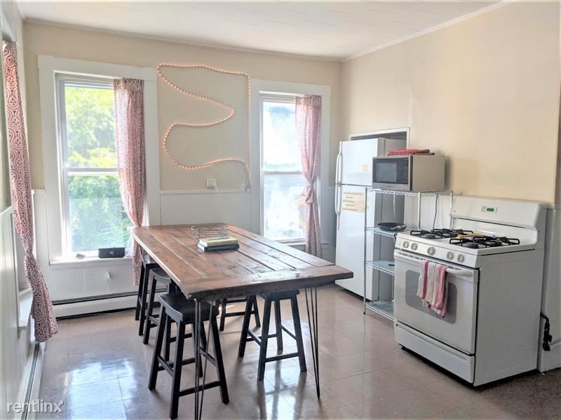 21 Thorndike St in Somerville, MA - Building Photo