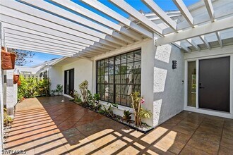 879 Meadowland Dr in Naples, FL - Building Photo - Building Photo