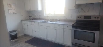 125 Essa Rd in Barrie, ON - Building Photo