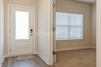 2327 Alberto Dr in Murfreesboro, TN - Foto de edificio - Building Photo