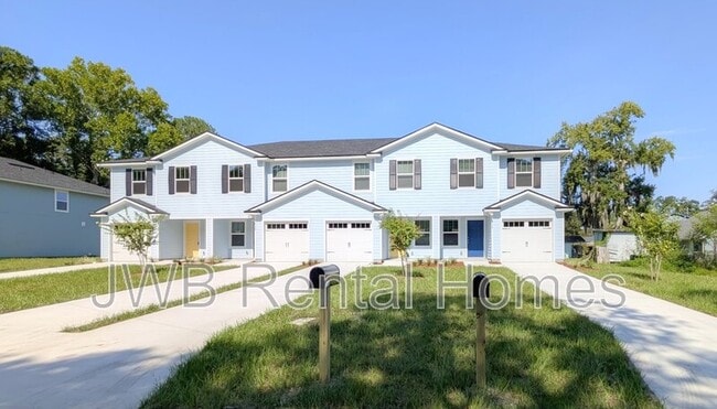 property at 1114 Comanche St