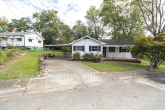 106 Vista Rd in Oak Ridge, TN - Building Photo - Building Photo