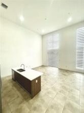 3455 NE 5th Ave in Oakland Park, FL - Foto de edificio - Building Photo