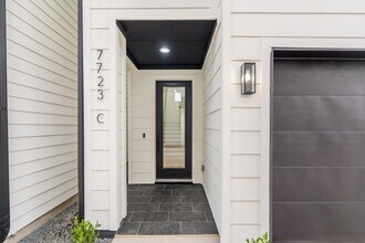 7723 Hammerly Blvd in Houston, TX - Building Photo - Building Photo