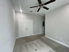 430 Schmidt Rd in Sealy, TX - Building Photo - Building Photo