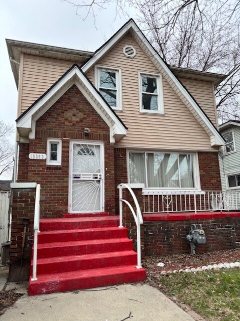 property at 15353 Lauder St