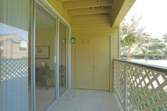 The Springs Apartment Homes in Bakersfield, CA - Foto de edificio - Interior Photo