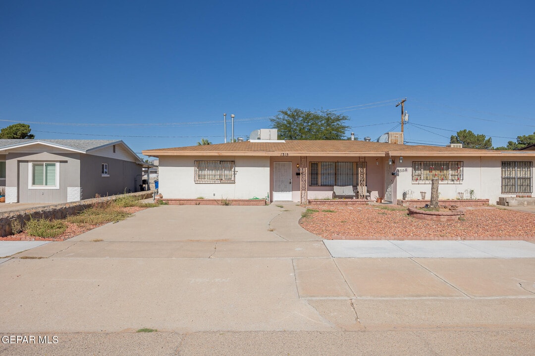 1315 Likins Dr in El Paso, TX - Building Photo