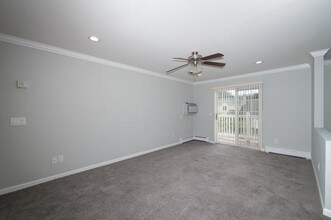 Fairfield Renaissance in Bay Shore, NY - Foto de edificio - Building Photo