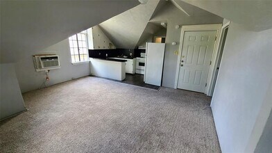 1913 Robbins Pl, Unit B in Austin, TX - Building Photo - Building Photo