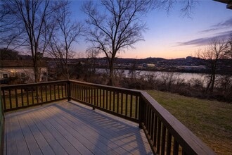 107 Shoup St, Unit 2 in Millvale, PA - Foto de edificio - Building Photo