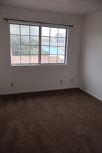 571 S Evergreen Dr in Ventura, CA - Building Photo - Building Photo