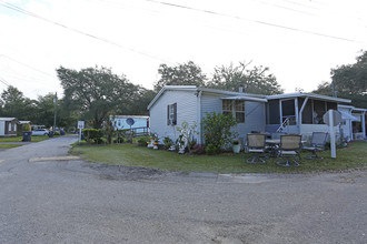 Sunrise Mobile Home Park in Lutz, FL - Building Photo - Building Photo