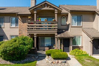 Pointe Inverness in Fort Wayne, IN - Building Photo - Building Photo