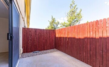 1246 N Barzona Ave, Unit Unit G in Dewey, AZ - Foto de edificio - Building Photo