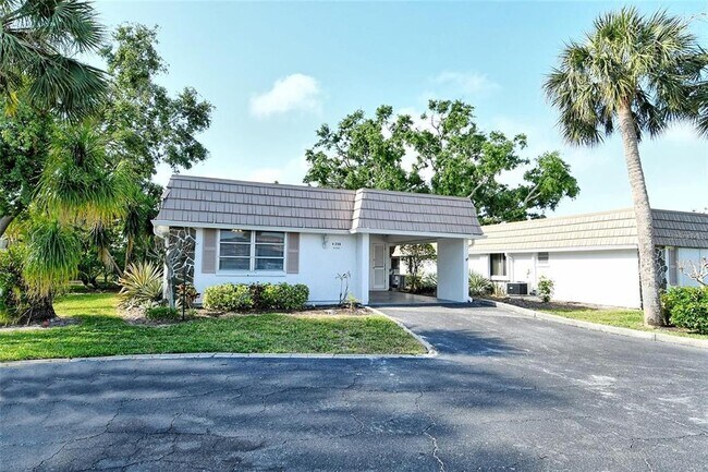 2332 Canalbluff Pl in Sarasota, FL - Building Photo - Building Photo