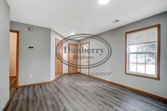 1115 N Byrne Rd in Toledo, OH - Building Photo - Building Photo