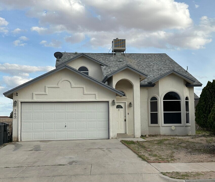 760 Desert Ash Dr in Horizon City, TX - Building Photo