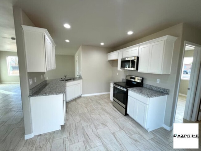 2855 E John L Ave in Kingman, AZ - Building Photo - Building Photo