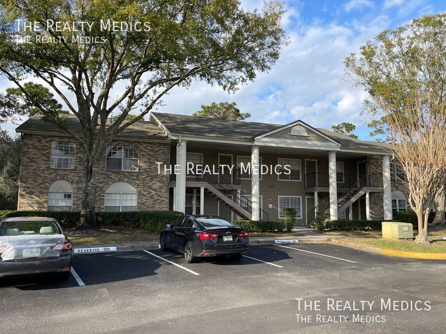 129 Reserve Cir in Oviedo, FL - Building Photo