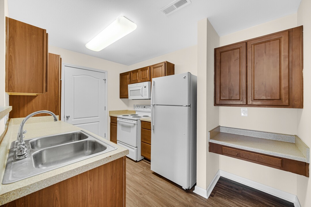 Brickshire Apartments in Merrillville, IN | ApartmentHomeLiving.com