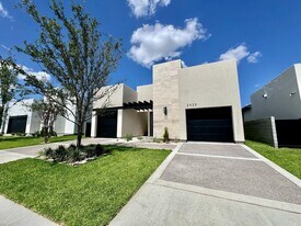 2925 Fisher's Hill Loop in Laredo, TX - Building Photo